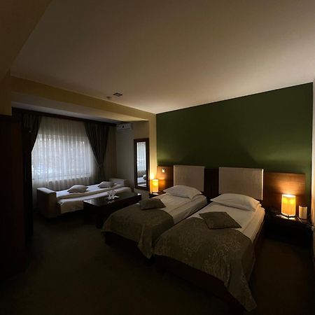 Galaţi Hotel Royale מראה חיצוני תמונה