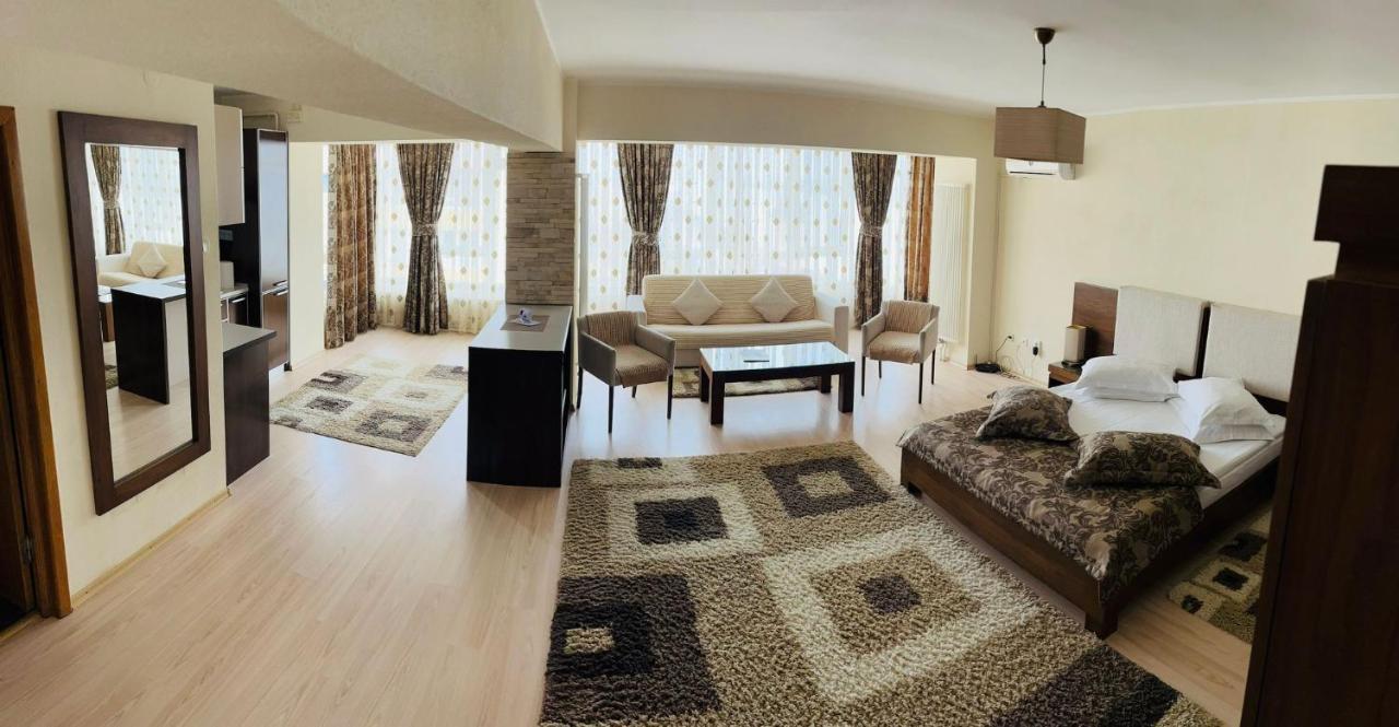 Galaţi Hotel Royale מראה חיצוני תמונה