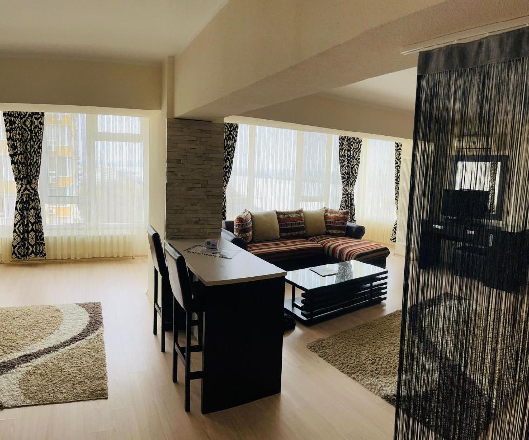 Galaţi Hotel Royale מראה חיצוני תמונה