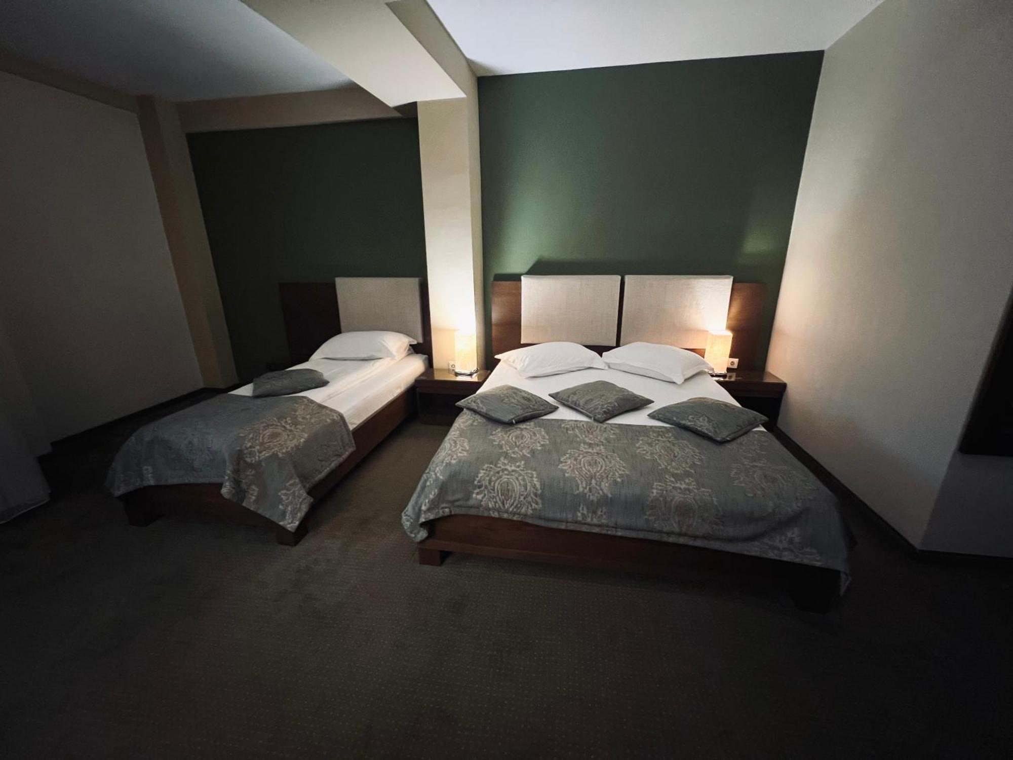 Galaţi Hotel Royale מראה חיצוני תמונה