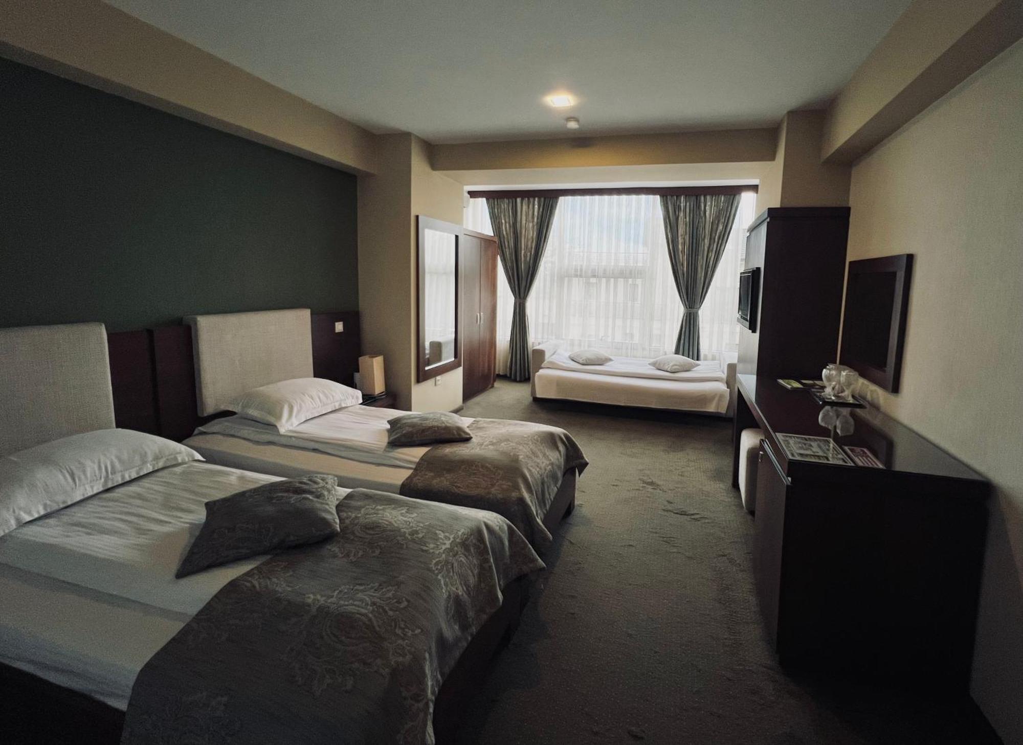 Galaţi Hotel Royale מראה חיצוני תמונה
