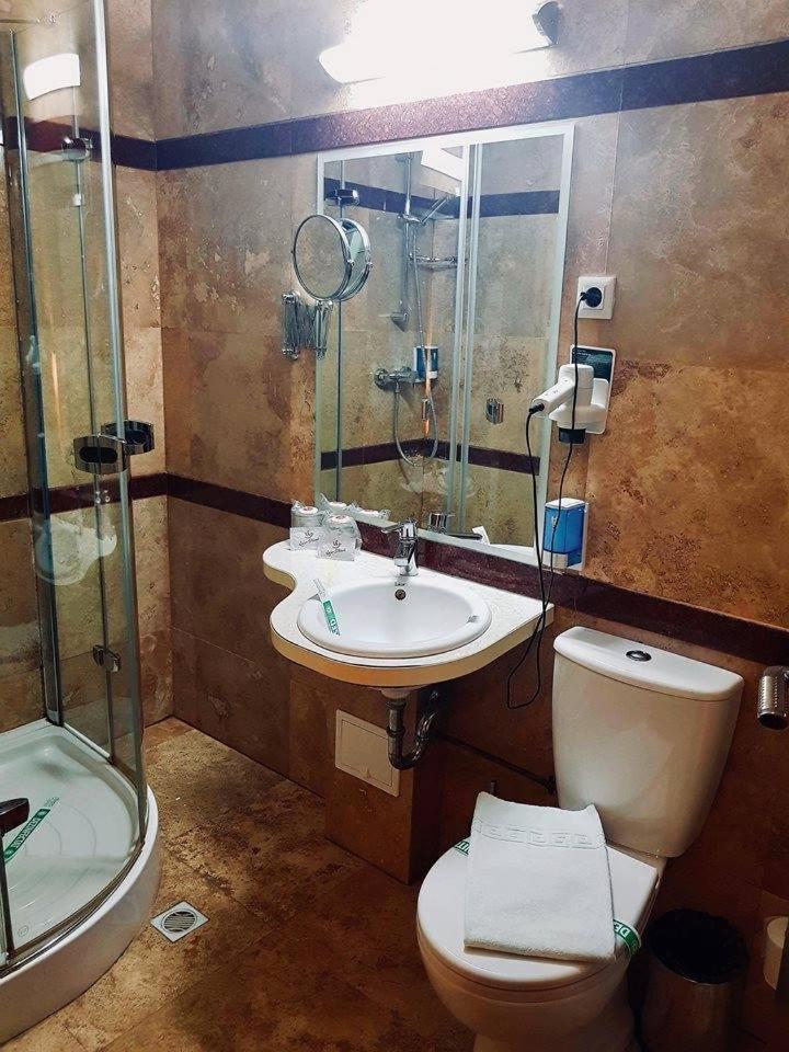 Galaţi Hotel Royale מראה חיצוני תמונה