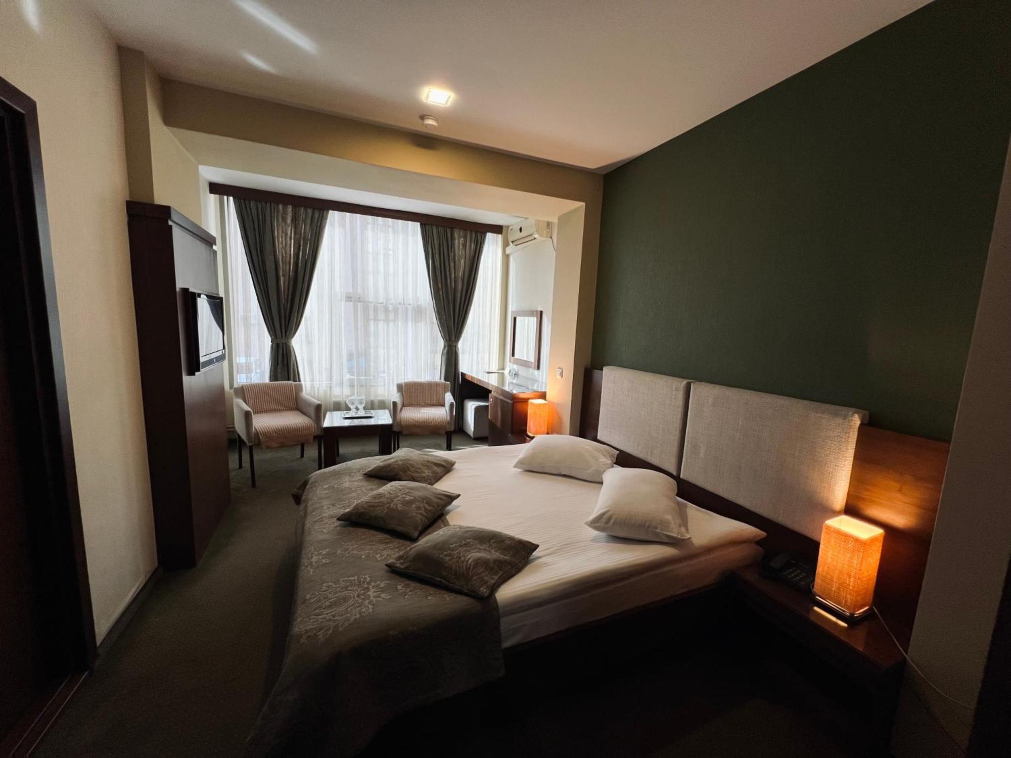 Galaţi Hotel Royale מראה חיצוני תמונה