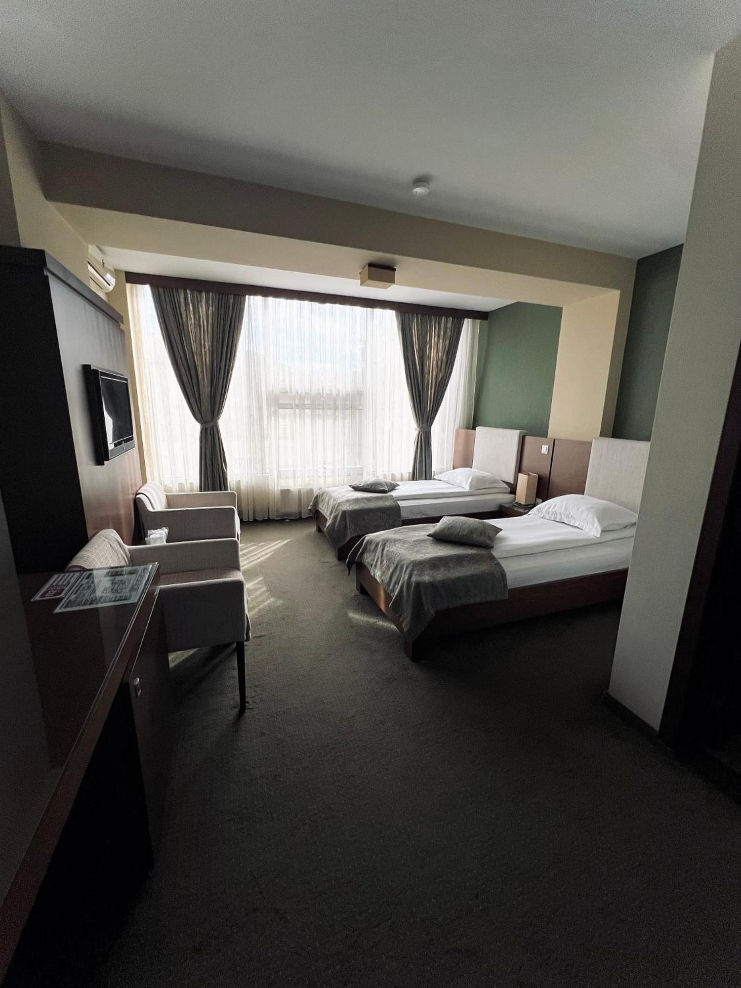 Galaţi Hotel Royale מראה חיצוני תמונה