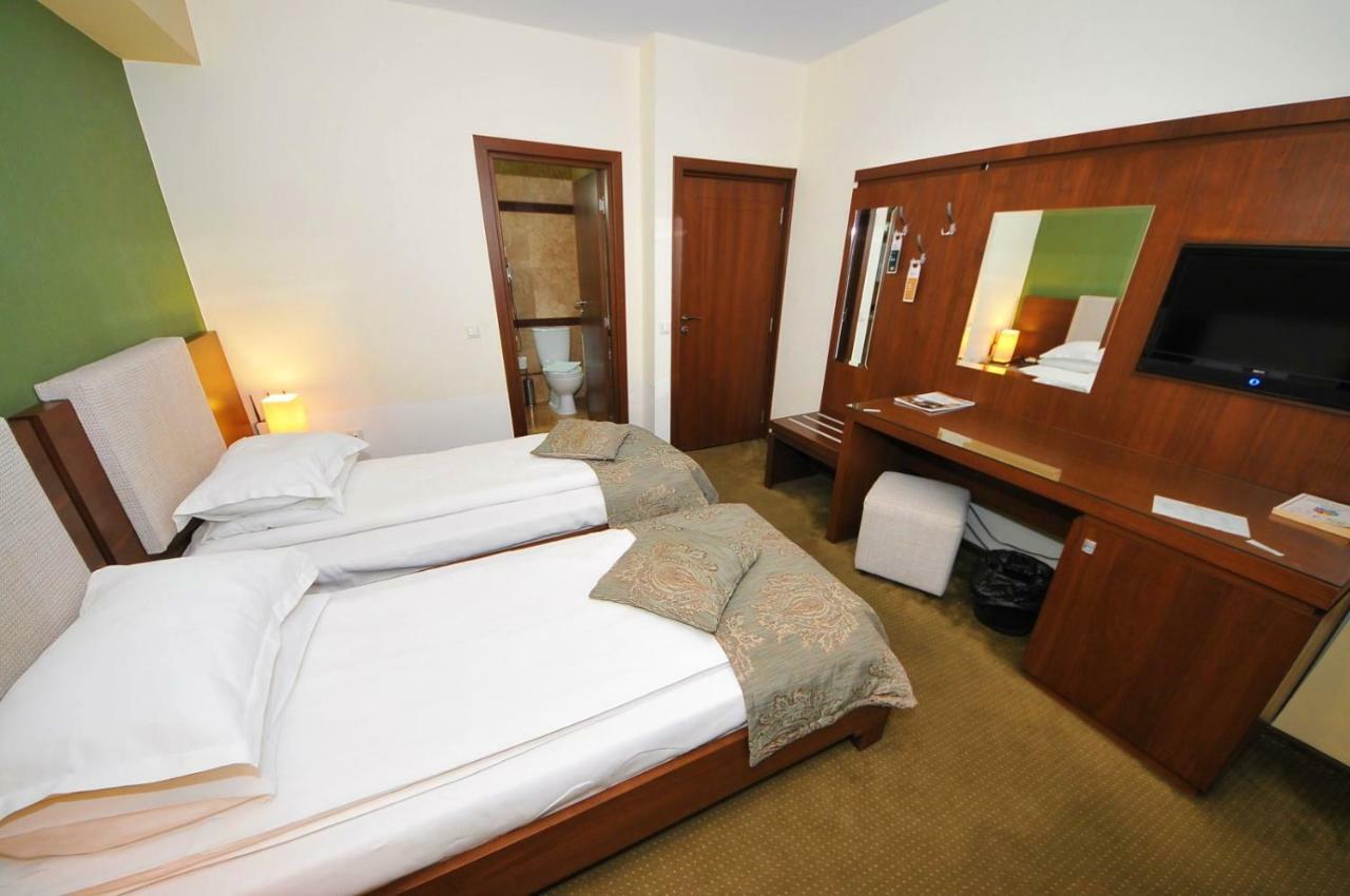 Galaţi Hotel Royale מראה חיצוני תמונה