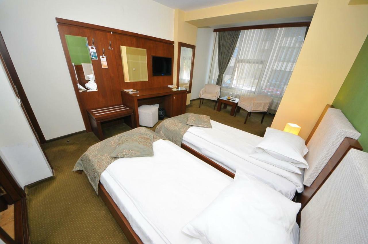 Galaţi Hotel Royale מראה חיצוני תמונה